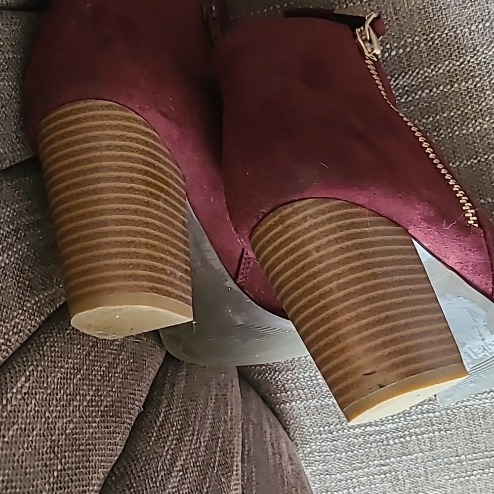 Boots - Picture 5 of 5